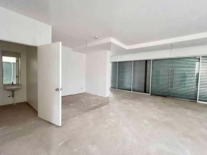 Venta o Arriendo Locales en Esquina Céntrica (160528)