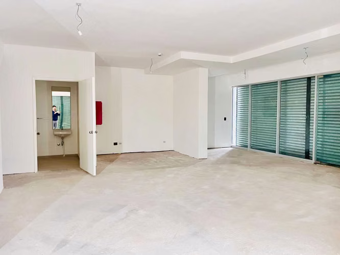 Venta o Arriendo Locales en Esquina Céntrica (160528)