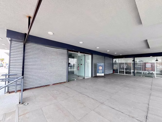 Venta o Arriendo Locales en Esquina Céntrica (160528)