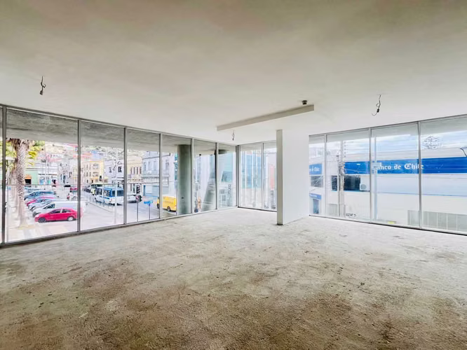 Venta o Arriendo Locales en Esquina Céntrica (160528)
