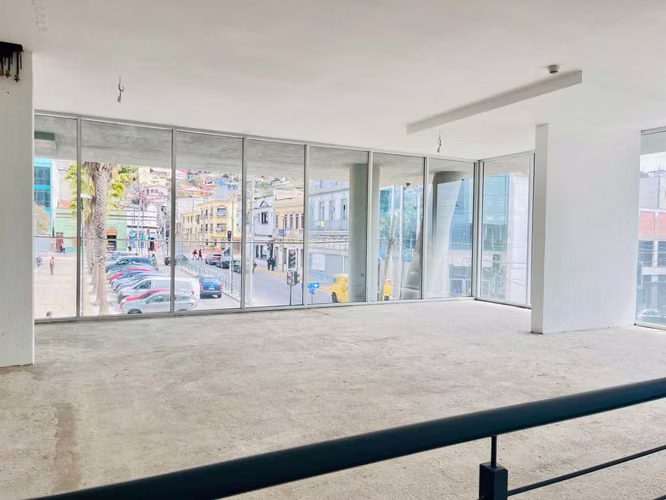Venta o Arriendo Locales en Esquina Céntrica (160528)