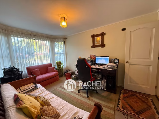 SE VENDE HERMOSA Y SOLEADA CASA 5D- Sector Barrio Inglés (Temuco)