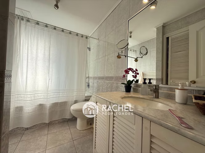 SE VENDE HERMOSA Y SOLEADA CASA 5D- Sector Barrio Inglés (Temuco)