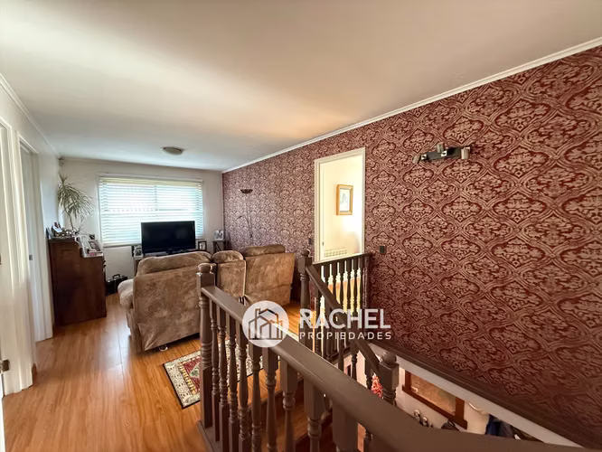 SE VENDE HERMOSA Y SOLEADA CASA 5D- Sector Barrio Inglés (Temuco)