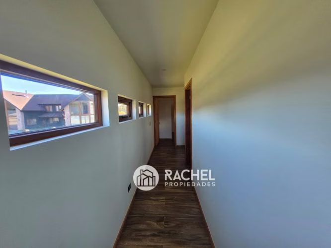 SE ARRIENDA HERMOSA CASA AMOBLADA AÑO CORRIDO - Condominio Country Pucón - Imagen 15