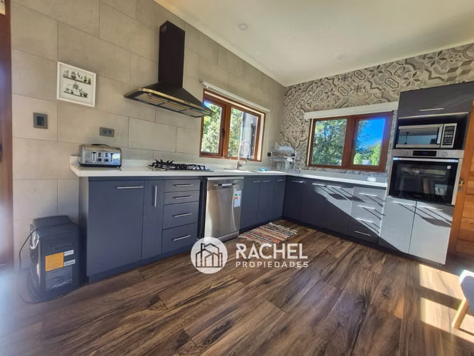 SE ARRIENDA HERMOSA CASA AMOBLADA AÑO CORRIDO - Condominio Country Pucón - Imagen 8