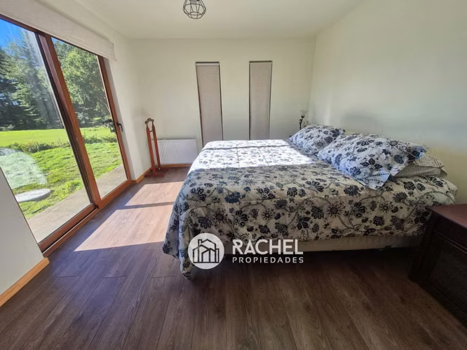 SE ARRIENDA HERMOSA CASA AMOBLADA AÑO CORRIDO - Condominio Country Pucón - Imagen 10