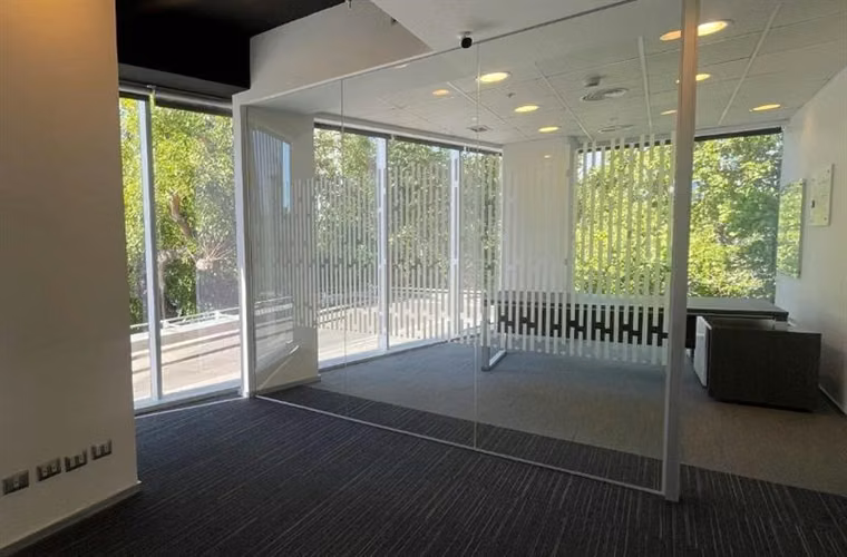 Arriendo OFICIBNA Edificio Territoria El Bosque Las Condes - Imagen 3