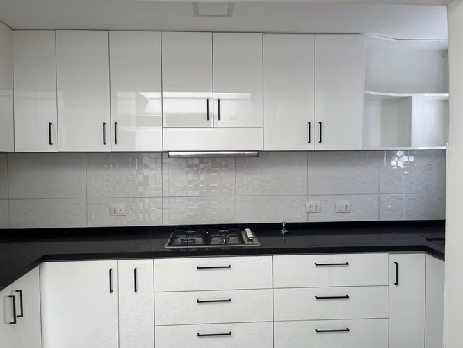 VENTA CASA REMODELADA LAS CONDES