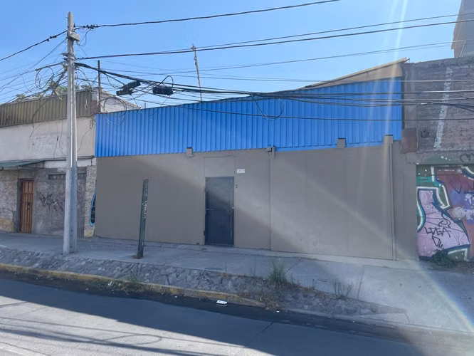SE VENDE PROPIEDAD EN SECTOR COMERCIAL - Imagen 1