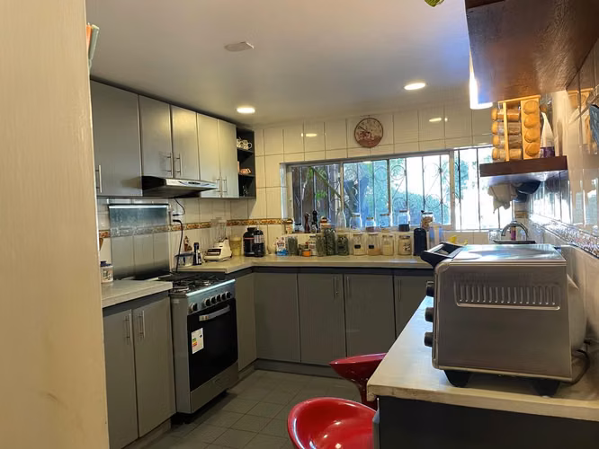 VENTA CASA 4 DORMITORIOS 3 BAÑOS Y BODEGA