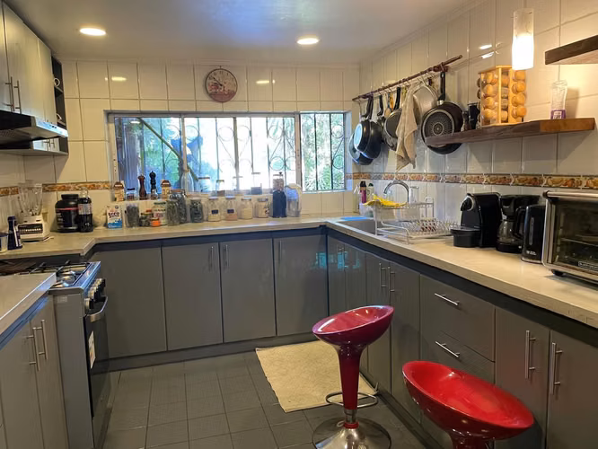 VENTA CASA 4 DORMITORIOS 3 BAÑOS Y BODEGA