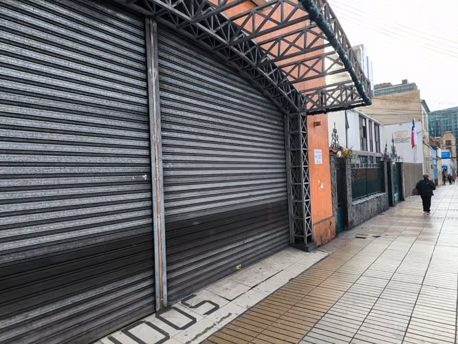 Propiedad para transformar en Centro médico, laboratorios, calle Baquedano