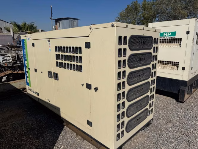 Generador eléctrico varios KVA disponible