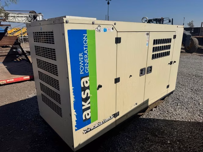 Generador eléctrico varios KVA disponible