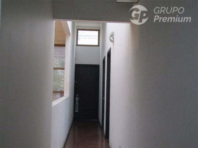 Se vende Casa 10D/5B 11/2 Cuadra del Metro Rodrigo de Araya