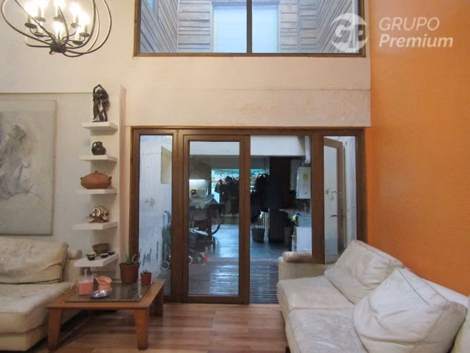 Se vende Casa 10D/5B 11/2 Cuadra del Metro Rodrigo de Araya