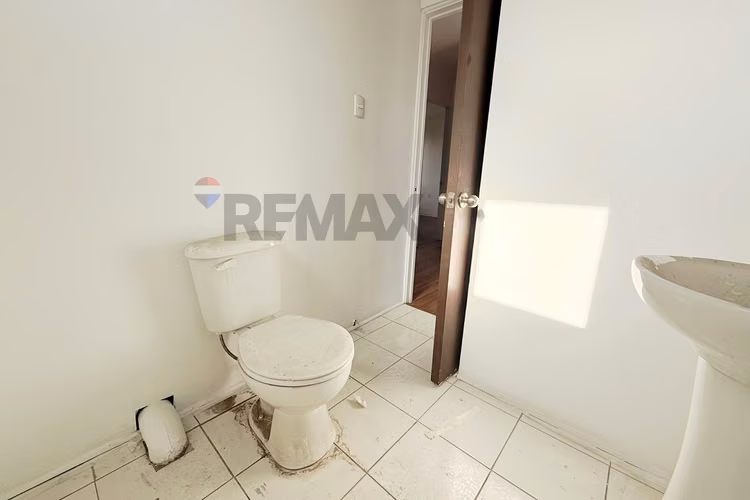 Venta de casa comercial - la reina