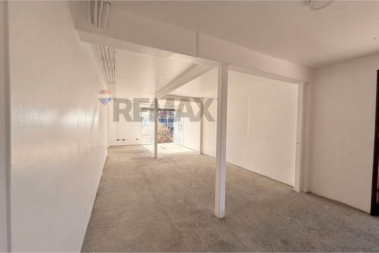 Venta de casa comercial - la reina