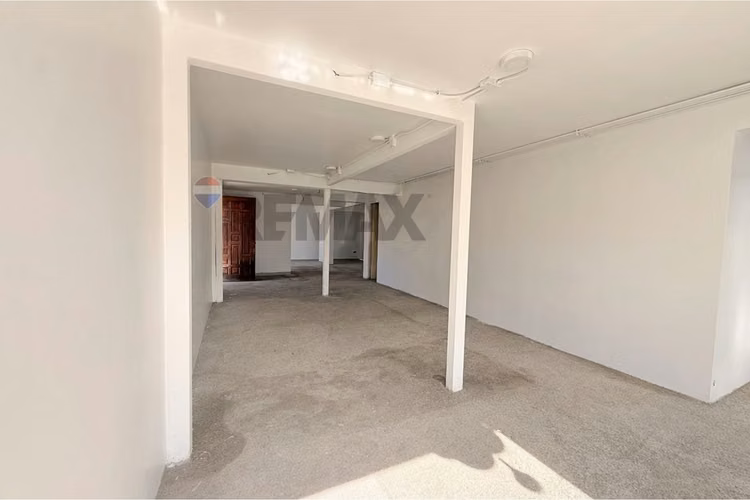 Venta de casa comercial - la reina