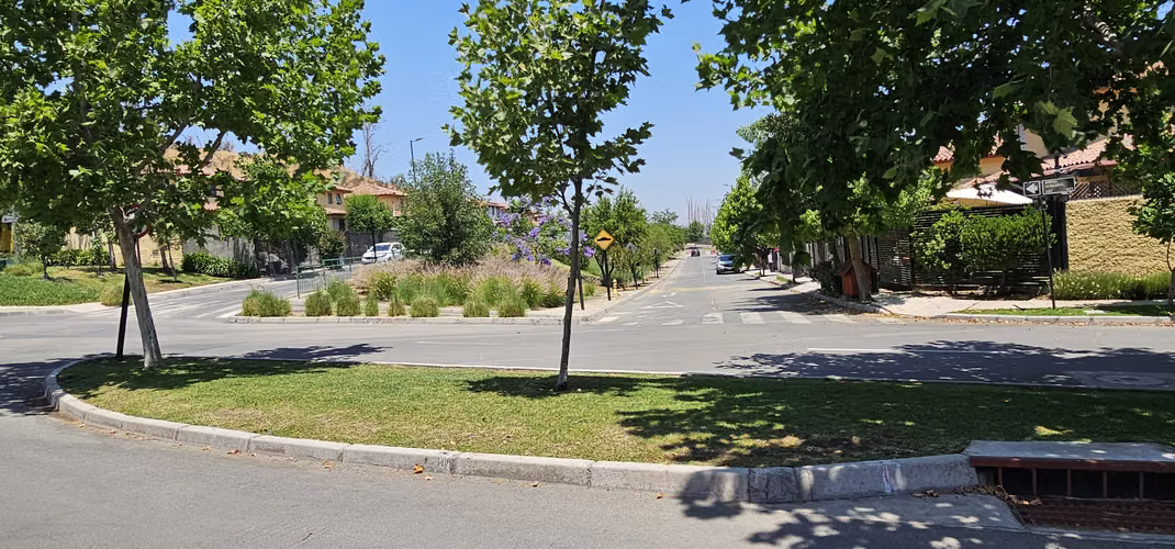 CASA EN VENTA 4D 4B 2E CON PISCINA Y TERRAZA - Imagen 11