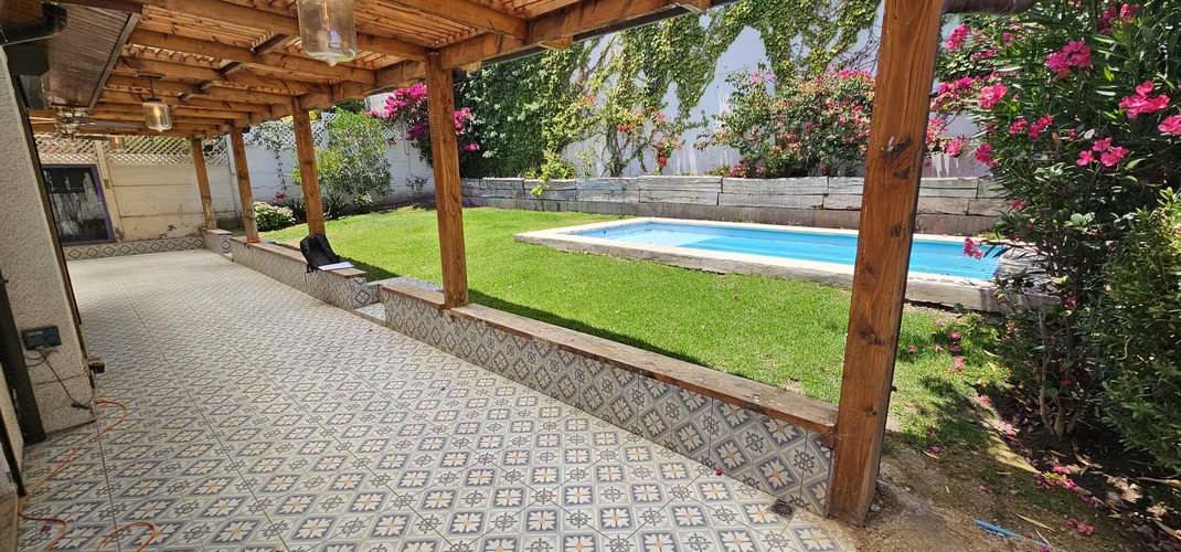 CASA EN HUECHURABA 4D, 3B Y ESTACIONAMIENTO PISCINA - Imagen 4