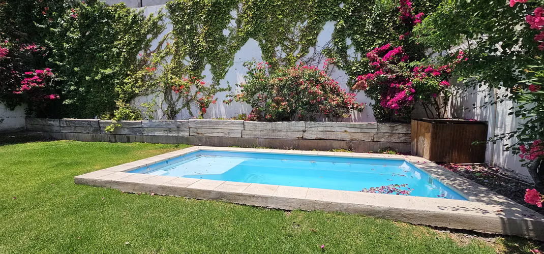 CASA EN HUECHURABA 4D, 3B Y ESTACIONAMIENTO PISCINA - Imagen 3