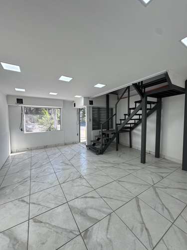 LOCAL  COMERCIAL NUEVO EN PLENA AVENIDA - Imagen 6
