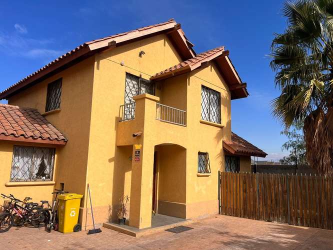 CASA 4 DORMITORIOS 3 BAÑOS EN CHICUREO - Imagen 2