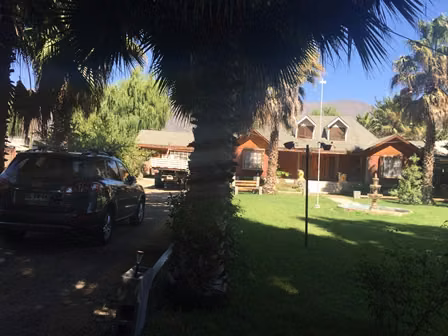 EXCLUSIVA PARCELA CON SALÓN DE EVENTOS Y 5 CASAS ARRENDADAS