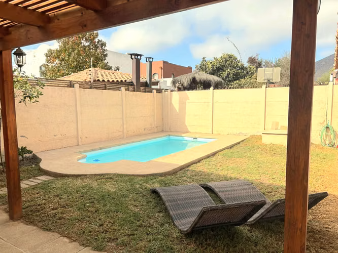 GRAN QUINCHO Y PISCINA, BARRIO SAN JOAQUIN