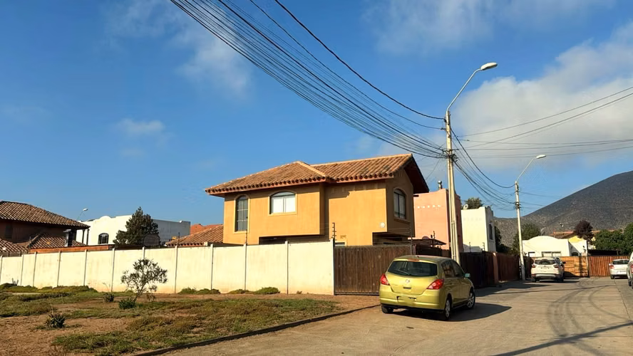 GRAN QUINCHO Y PISCINA, BARRIO SAN JOAQUIN
