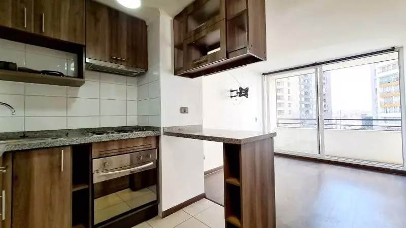 VENTA 2D  2B 1 ESTACIONAMIENTO CERCA METRO VICUÑA MACKENNA