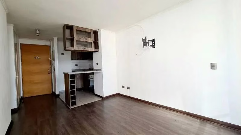 VENTA 2D  2B 1 ESTACIONAMIENTO CERCA METRO VICUÑA MACKENNA