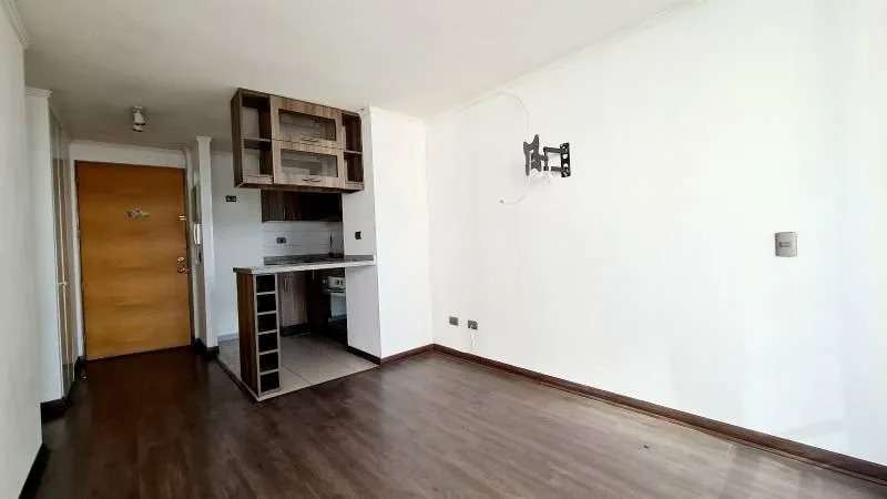 VENTA 2D  2B 1 ESTACIONAMIENTO CERCA METRO VICUÑA MACKENNA