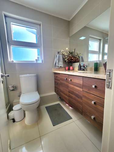 MODERNA CASA EN VENTA, SECTOR PUERTAS DEL SOL, PLUSVALÍA - Imagen 12