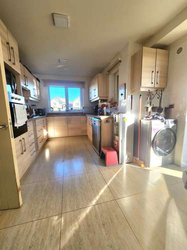 MODERNA CASA EN VENTA, SECTOR PUERTAS DEL SOL, PLUSVALÍA - Imagen 5