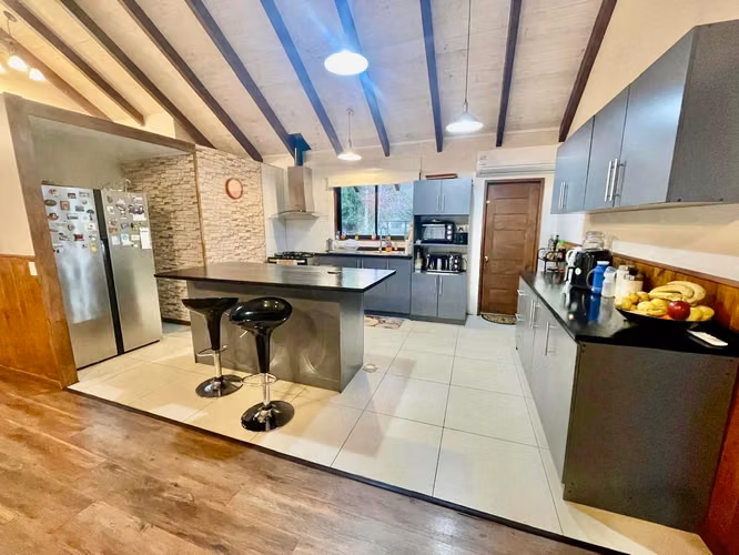 VENTA CASA EN PARCELA A MINUTOS DEL CENTRO DE PUCÓN - Imagen 11