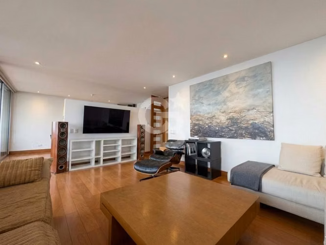 Excelente Departamento con vista privilegiada.