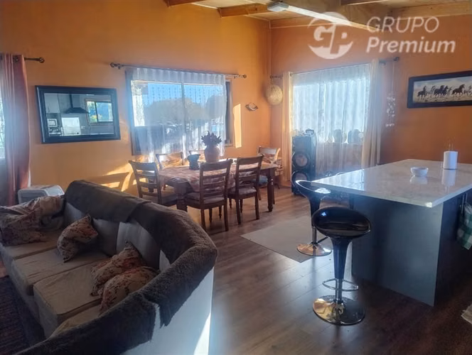 Parcela en venta, con casa y galpon 300 m2 en Los Angeles