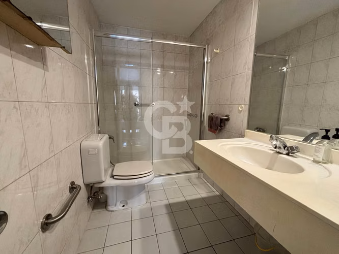 Paraíso Urbano: Dúplex Tranquilo Cerca de Todo. CBG