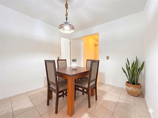 Casa en venta de 3D/3B/1E sala de estar, Puente Alto