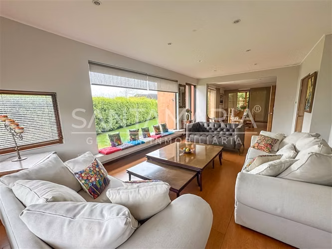 Casa en venta de 6 dorm. en el Venado, San Pedro de la Paz