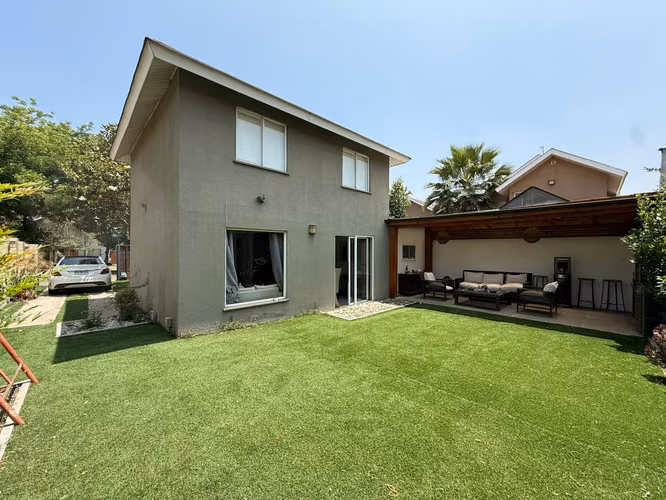 SE VENDE REMODELADA CASA EN ESTANCIA LIRAY