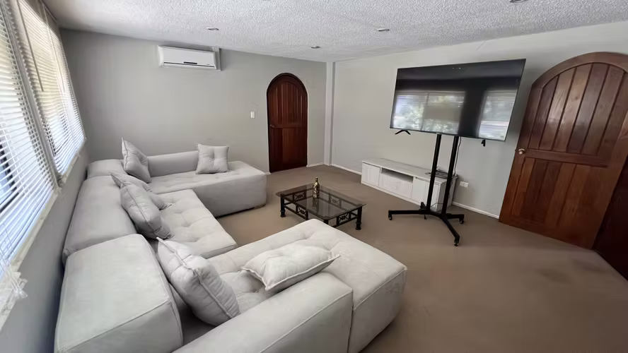 Venta de espectacular propiedad en Pirque. Gran Casona, ubicada al costado de la Viña Concha y Toro.