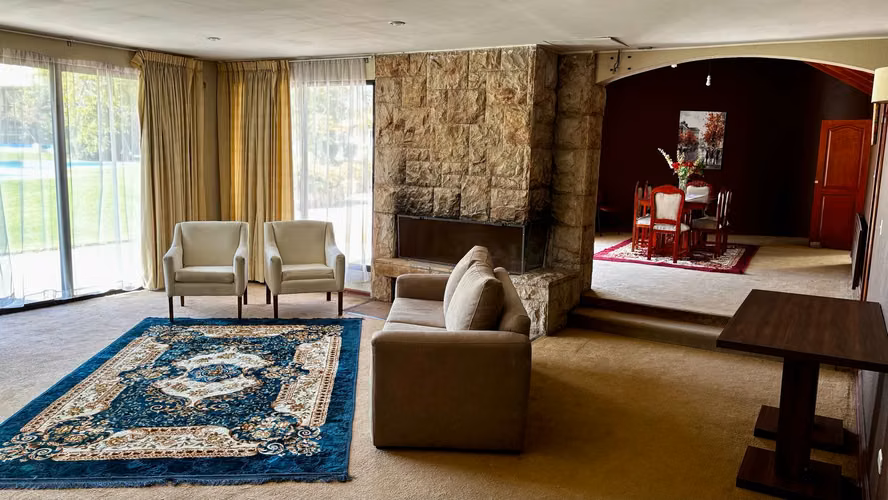 Venta de espectacular propiedad en Pirque. Gran Casona, ubicada al costado de la Viña Concha y Toro.