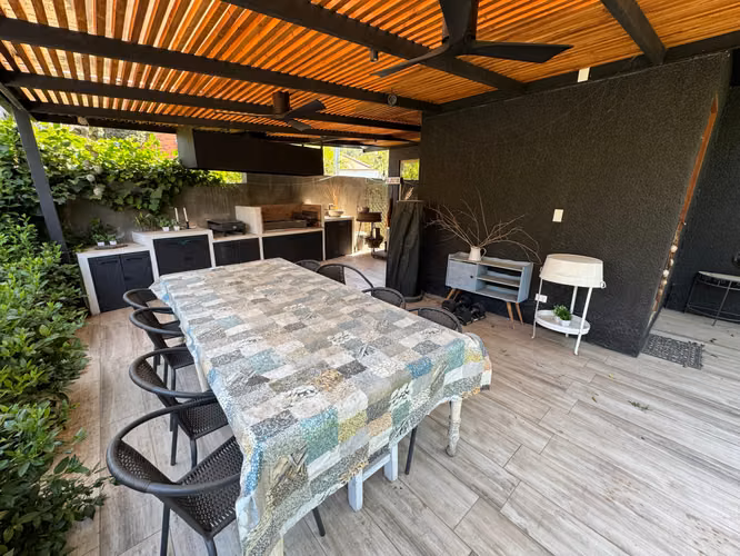 Cómoda casa recién remodelada en El Arrayán amplios dormitorios