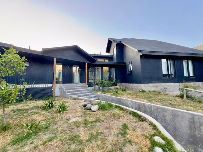 Cómoda casa recién remodelada en El Arrayán amplios dormitorios