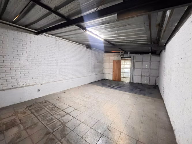 BODEGA CON OFICINA 610 M2 EN CONDOMINIO CERRILLOS