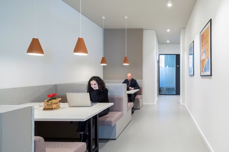 Oficina en arriendo ubicado en Metro Santiago Bueras